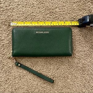 Michael Kors Wristlet Wallet